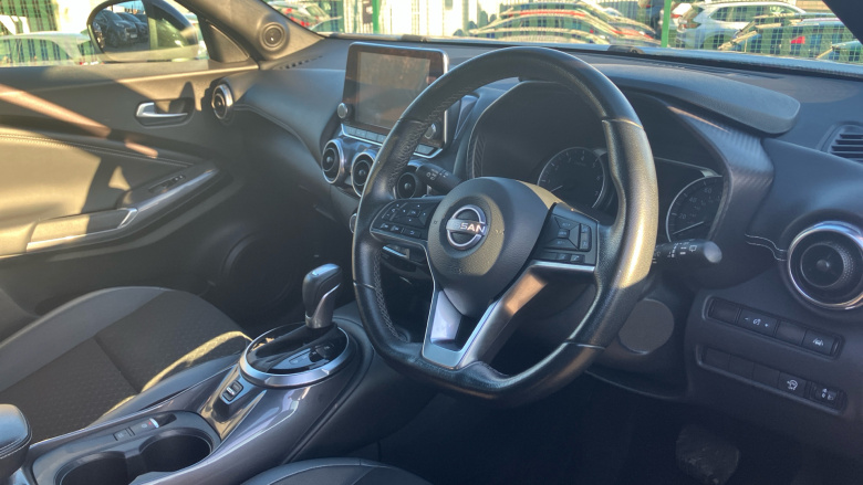 Nissan Juke 1.0 DiG-T 114 N-Connecta 5dr DCT Petrol Hatchback